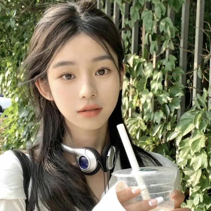 女孩，四绎